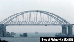 Полторак підкреслив, що Україна не відмовиться від проходів Керченською протокою до Азовського моря