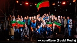 "Мин татарча сөйләшәм"не оештыручылар һәм волонтерлар