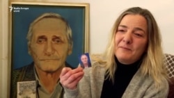 Pritja ndërmjet shpresës dhe dëshpërimit