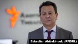 Омурбек Суваналиев.