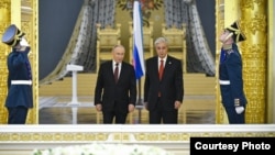 Президент Казахстана Касым-Жомарт Токаев и президент России Владимир Путин на официальной встрече в Кремле. 12 ноября 2025 года Фото телеграм-канала Aqorda