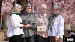 Чеченки во Грозни