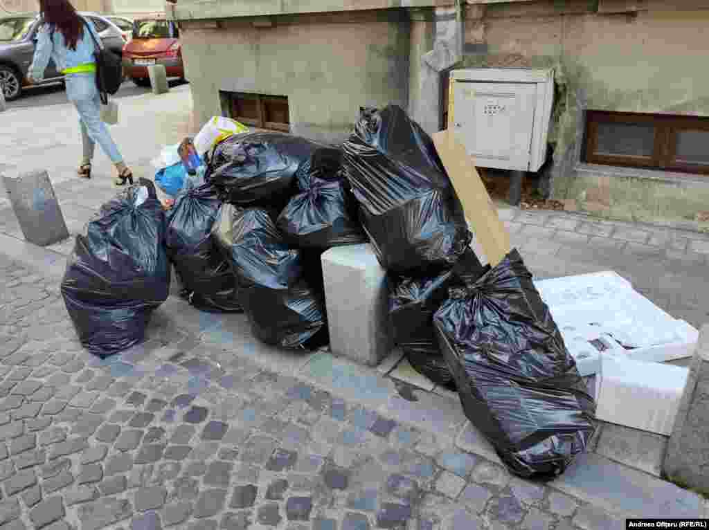 După 6 zile de mizerie pe stradă și declarații contradictorii, Romprest a anunțat, în weekend, că &bdquo;situația de blocaj a fost dezamorsată". În 2019, Romprest a avut o cifră de afaceri de 241 milioane de lei, profitul de 23,7 milione de lei și 2.500 de angajați.