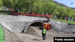 Жалал-Абадда темир жол долбоорунун алкагында туннелдин курулушу.  29-апрель 2025-жыл