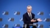 Secretarul general al NATO, Jens Stoltenberg, anunțând rezultatele discuțiilor de la Consiliul NATO - Ucraina, de vineri, 19 aprilie.