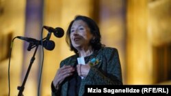 პრეზიდენტი სალომე ზურაბიშვილი: „არსად არ მივდივარ. აქა ვარ და აქ ვიქნები“