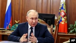 Acest atac de dezinformare coincide cu startul contraofensivei ucrainene. Putin participa, pe 5 iunie, la o întâlnire cu liderii din transporturi.