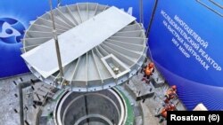 Курулуш аянтындагы МБИР реакторунун корпусу.