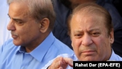 FILE: Former Pakistani Prime Nawaz Sharif and his brother Shehbaz Sharif in September 2018.