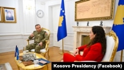 Presidentja e Kosovës, Vjosa Osmani, takon më 8 tetor gjeneralmajorin turk Ozkan Ulutash, i cili u riemërua komandant i KFOR-it javën e kaluar.