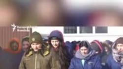 „Suntem tratate ca oameni normali”: deținute ucrainene schimbă închisoarea pe armată 