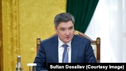 Олжас Бектенов.