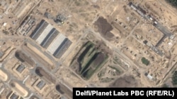 Сателитска снимка од „Планет Лабс“ од 13 август покажува делумен поглед на поголемиот дел од локацијата.
