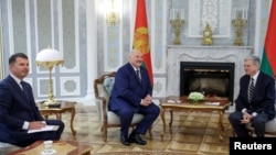 Падчас сустрэчы Аляксандра Лукашэнкі і спэцыяльнага пасланьніка ЗША для Беларусі Джона Коўла ў Менску. 13 сьнежня 2025 году