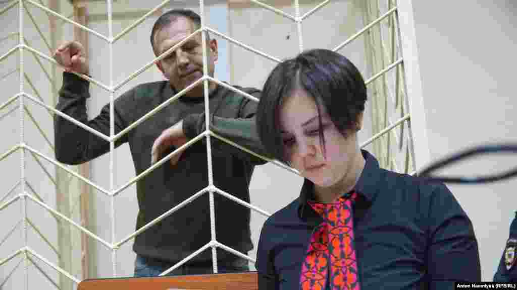 Листопад 2017 року. Володимир Балух на черговому засіданні суду у справі про нібито зберігання боєприпасів. Раніше, в серпні, суд виніс по цій справі вирок: 3 роки і 7 місяців колонії загального режиму і штраф в 10 тисяч рублів (близько 4 тис. грн). В результаті апеляції справу відправили на повторний розгляд