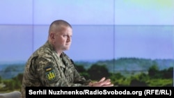 За словами Залужного, заради стандартів НАТО в Україні були розділені керівні посади в ЗСУ: головнокомандувача ЗСУ, начальника Генштабу ЗСУ, командувача ООС