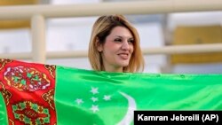 Türkmenistanyň ​Sport ministrligi futbol möwsüminiň başlanmagy "janköýerler armiýasyny begendirdi" diýýär 