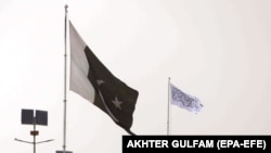 د طالبانو او پاکستان بیرغونه