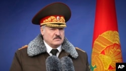Alexandr Lukașenko este singurul lider al Belarusului de după căderea Uniunii Sovietice. El așteaptă duminică o victorie facilă, după ce a zdrobit protestele din jurul alegerilor de acum patru ani.