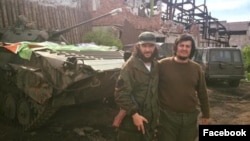 Ağa-qardaş Marlen ve Arslan Misiratovlar «Pravıy sektorda» hızmet etkende