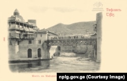 ქარვასლები მტკვრის პირას