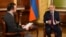 Премьер-министр Армении Никол Пашинян дает интервью журналисту Радио Азатутюн Артаку Амбарцумяну, Ереван, 16 декабря 2020 г.