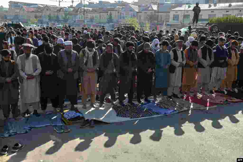 Әфганстанның Кабул шәһәре мөселманнары. 