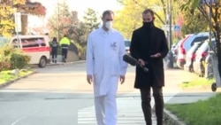 «Даю приклад іншим» – мер Праги допомагає лікарям боротися із COVID-19