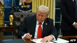 Președintele american Donald Trump a majorat la 25% taxele pentru importurile de oțel și aluminiu.
