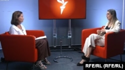 Diana Buzoianu, ministra Mediului, a declarat la interviurile Europa Liberă că România nu a construit în ultimii doi ani niciunul din cele 400 de km de diguri asumați prin PNRR. 