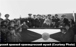 Ф. Нансен, И. Г. Лорис-Меликов жана С. В. Востротин Сокольская аянтчасында. Красноярск шаары.