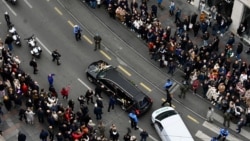 Hiljade ljudi se oprostile od Halida Bešlića: 'Njegov glas i pjesme vječno će živjeti' 