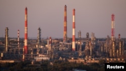 Orenburq vilayətinin Orsk şəhərində yerləşən "Orsknefteorqsintez" neft emalı zavodu,