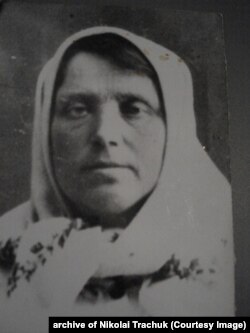 Емілія Молотай