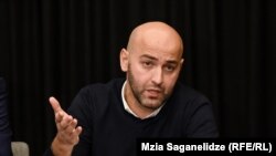 По словам гендиректора консорциума Левана Ахвледиани, стороны должны зарыть топор войны