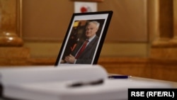 Komemoracija povodom smrti izvršnog direktora Udruženja "Obrazovanje gradi BiH", 13. april, Narodno pozorište, Sarajevo