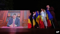 George Simion s-a adresat alegătorilor săi după anunțarea rezultelor exit-poll printr-o transmisiune online.