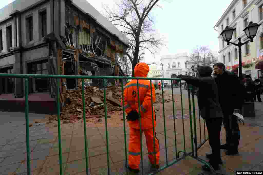 Станция метро "Арбатская" &ndash; менее чем в километре от Кремля
