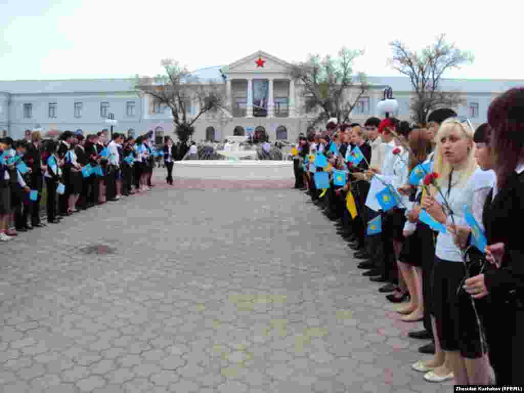 Церемония открытия музея памяти жертв политических репрессий. Поселок Долинка Карагандинской области, 31 мая 2011 года. - Церемония открытия музея памяти жертв политических репрессий. Поселок Долинка Карагандинской области, 31 мая 2011 года.  