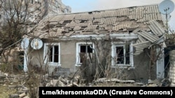 Urmările unui atac rusesc în Herson, pe 24 octombrie 2025.