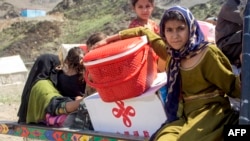 افغان ایستل شوې کډوالې چې د کورنۍ ځینې غړي یې پاکستان کې پاتې دي 