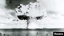 Випробування атомної бомби в США, під час якого боєголовка була підірвана під водою, США, атол Бікіні, 1946 рік 