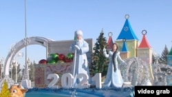 Праздничные инсталляции в канун нового года, Ашхабад 