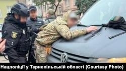 15 жовтня у Тернополі затримано 6 військовослужбовців. Сімом оголошено підозру у вчиненні майнових і насильницьких злочинів