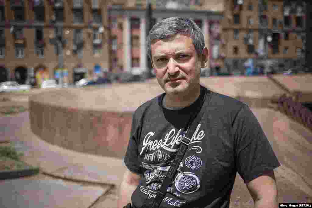 არსენ მელიქსეტიანი, ეკონომისტი პარიზი, საფრანგეთი "ჩემთვის ყველაზე მთავარია, ძალაუფლება მუდამ ეკუთვნოდეს ხალხს. არ მინდა, რომ ის ხალხის იყოს ხუთ წელიწადში ერთხელ, ისიც მხოლოდ ერთი დღით. დღევანდლამდე ხალხს ძალაუფლება ამ ხუთ წელიწადში ერთხელაც არ ჰქონდა, რადგან არჩევნების შედეგები ძალიან ხშირად ყალბდებოდა."