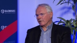 “Koha e ankesave ka mbaruar”: Hill kërkon më shumë përgjegjësi nga Kosova