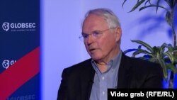 Кристофер Хил, поранешен амбасадор на САД во Србија