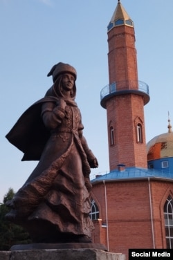 Сүзге ханбикә һәйкәле