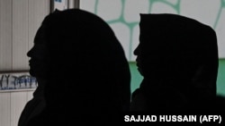 طالبانو پر افغان ښځو او نجونو محدودیتونو ته دوام ورکړی