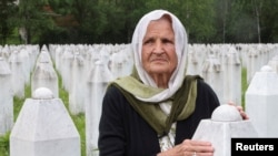 Kada Hotiq, anëtare e shoqatës “Lëvizja e Nënave të Enklavave të Srebrenicës dhe Zhepës”.